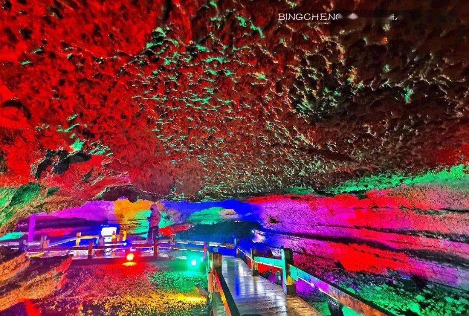逃出昏暗的地下室
