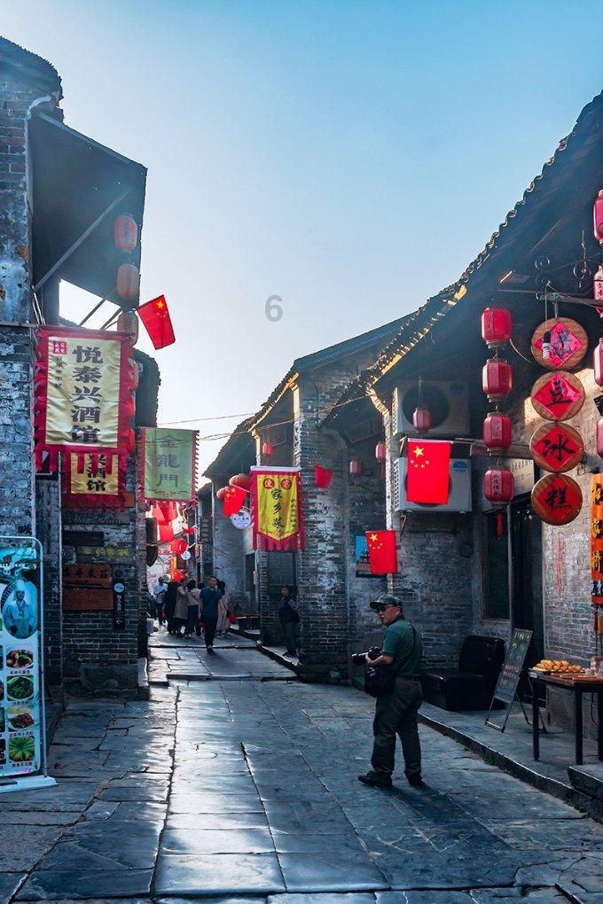 请问天津一共有几家好伦哥的店？游戏画面